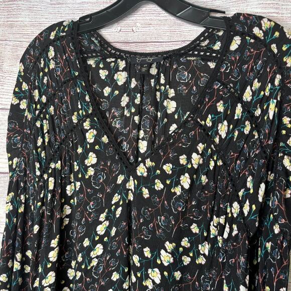 Jessica Simpson Floral Crinkle Fabric Crochet Lace Long Sleeve Top Size 3XL Plus - Picture 4 of 16